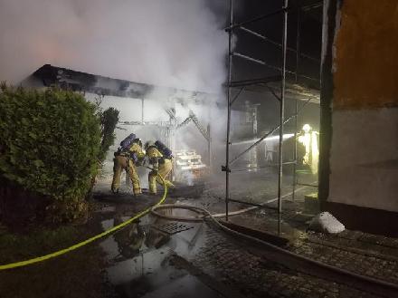 PP Neubrandenburg - Bild Löscharbeiten Brand HGW