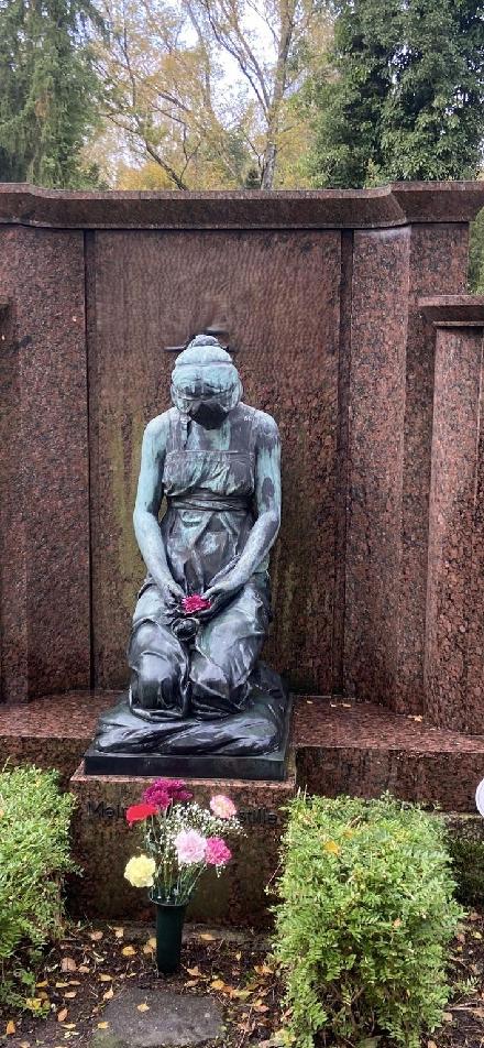 Bronze-Skulptur Frau