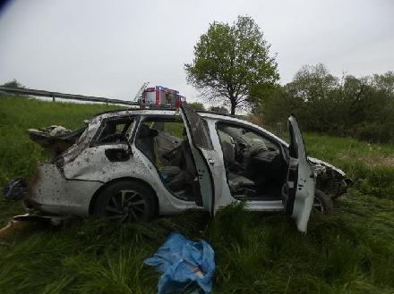 Bei dem Unfall wurden zwei Personen leicht verletzt.