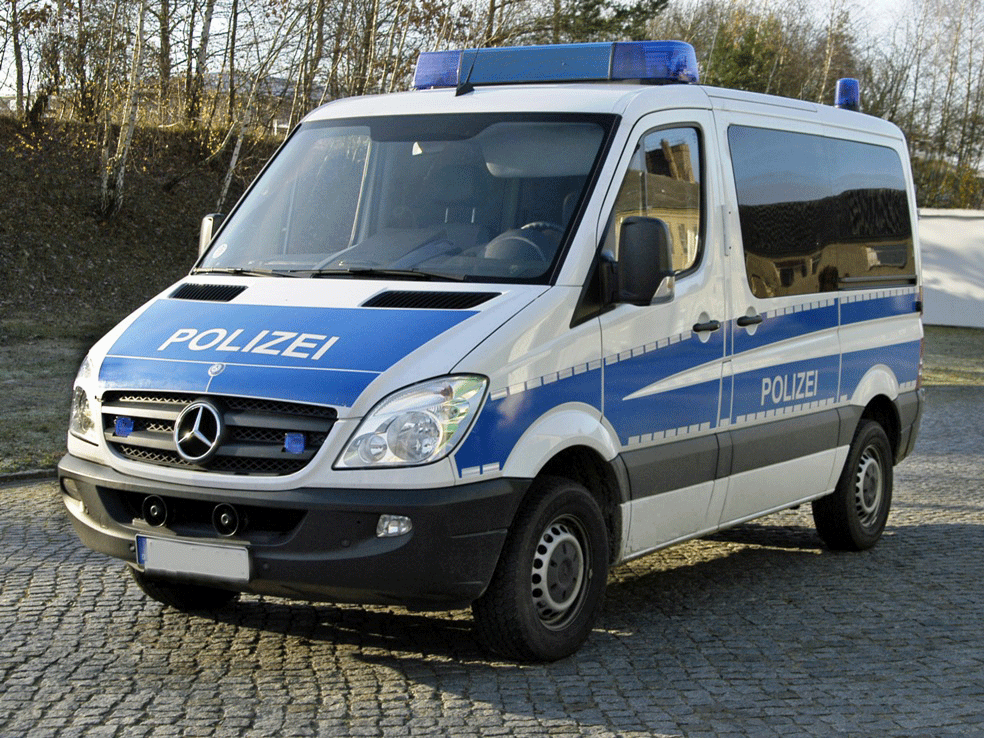 POL Ihre Polizei BP FEM © Bereitschaftspolizei M-V POL Ihre Polizei BP FEM