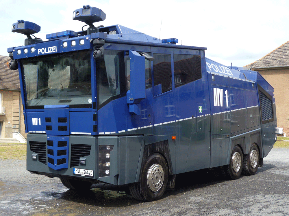 POL Ihre Polizei BP FEM WaWe 1000 © Bereitschaftspolizei M-V POL Ihre Polizei BP FEM WaWe 1000