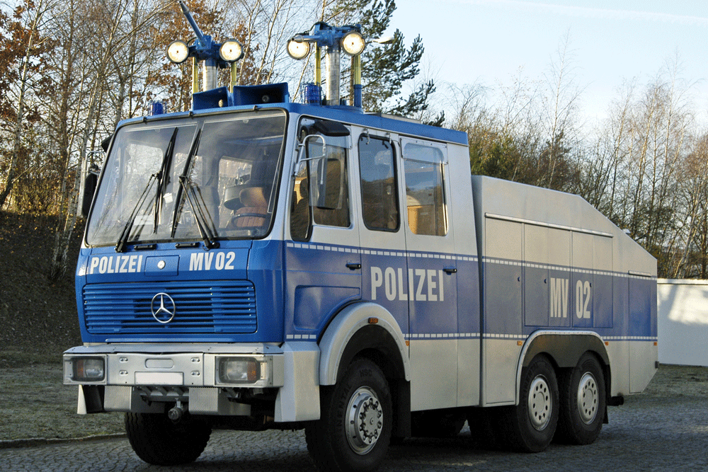 POL Ihre Polizei BP FEM WaWe 9 © Bereitschaftspolizei M-V POL Ihre Polizei BP FEM WaWe 9