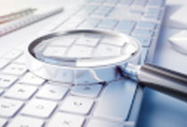 Lupe auf PC-Tastatur